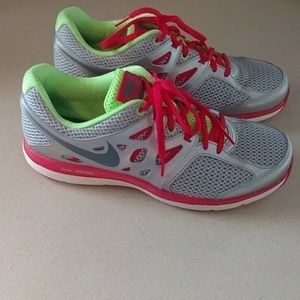 Nike dual fusion lite